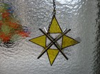 Gwiazdka zawieszka witrażowa 12 el. 11cm (ye)